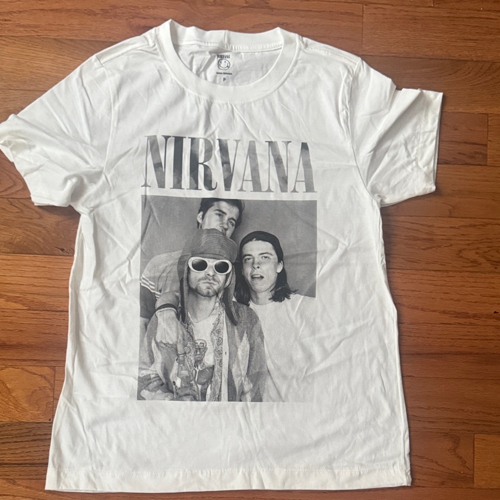 Nirvana graphic tee, size M never worn